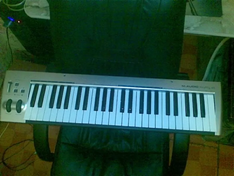 Продам MIDI Клавиатуру